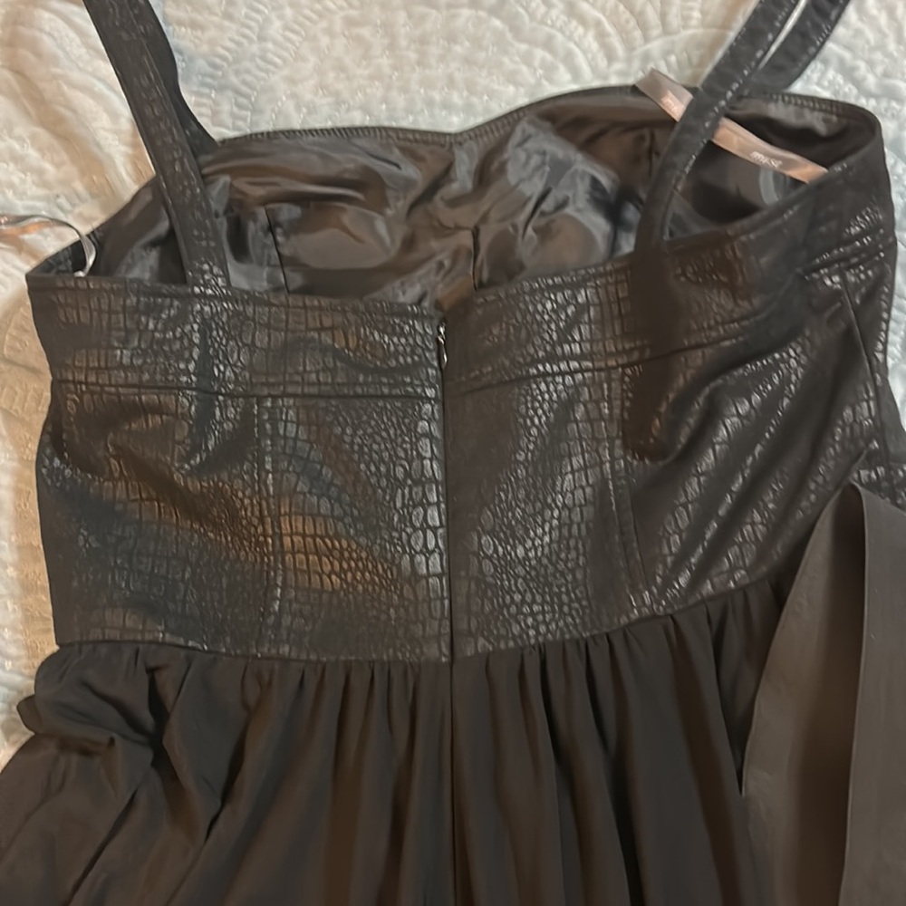 Dress - Picture 7 of 7
